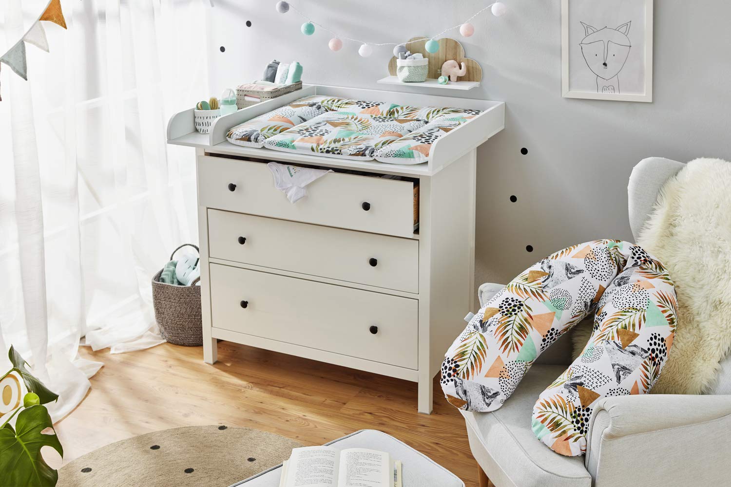 rotho-babydesign-stillkissen-multi-190-x-35-cm-modern-paradise image 4