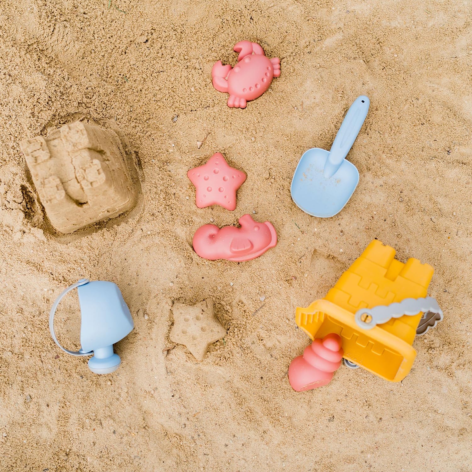 kindsgut-sand-spielzeug-toni-6-teiliges-set-eimer-gie-kanne-f-rmchen image 3