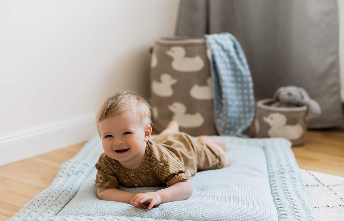kindsgut-krabbeldecke-baby-baumwolle-hellblau-90x70-cm image 4