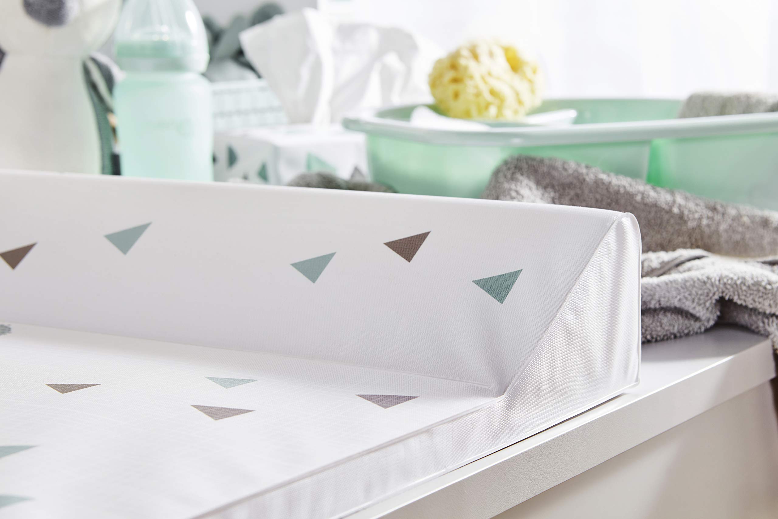 rotho-babydesign-keil-wickelauflage-cheeky-croco-70x50x10-cm-krokodil-motiv image 6