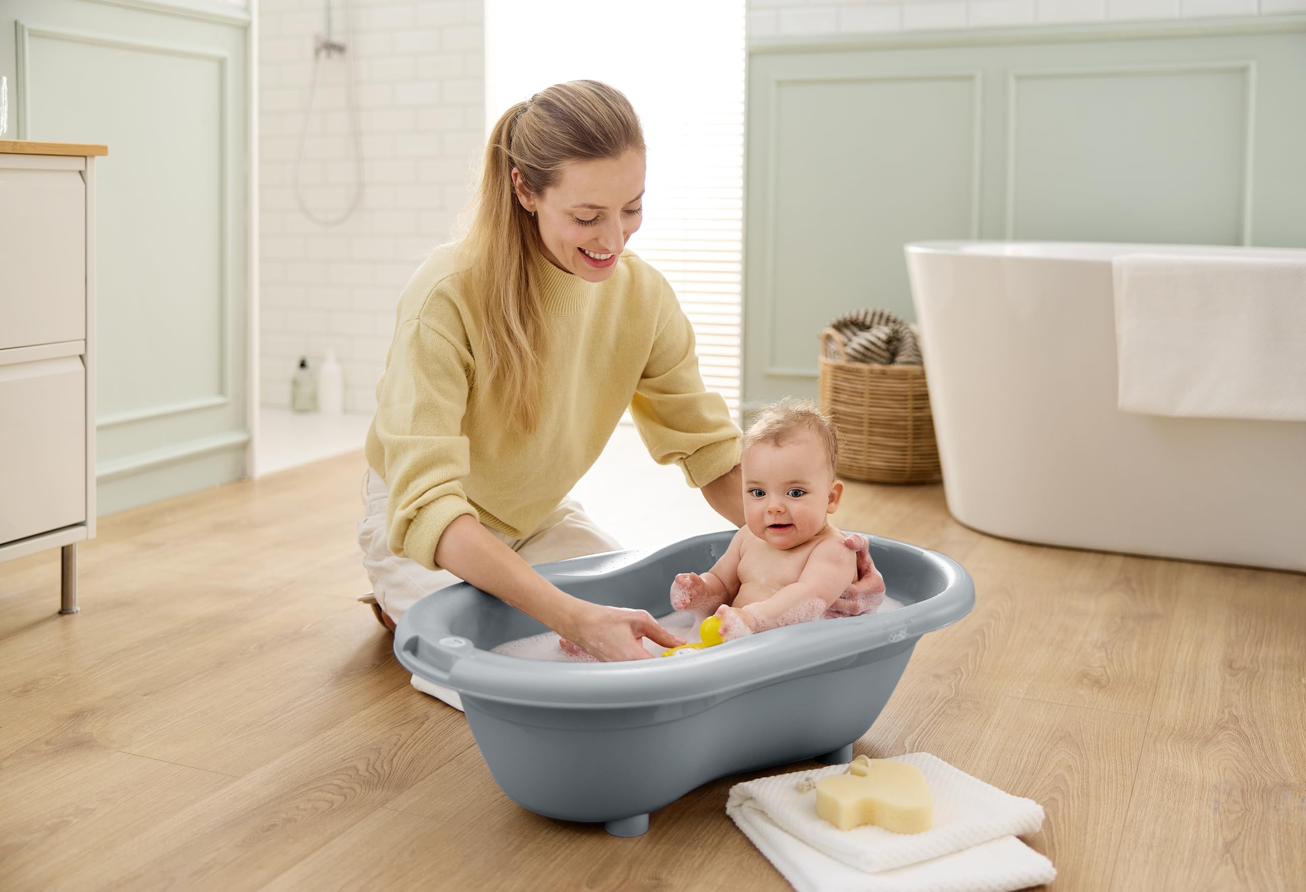 rotho-babydesign-top-badewanne-recycelt-grau-babybadewanne-mit-st-psel image 5