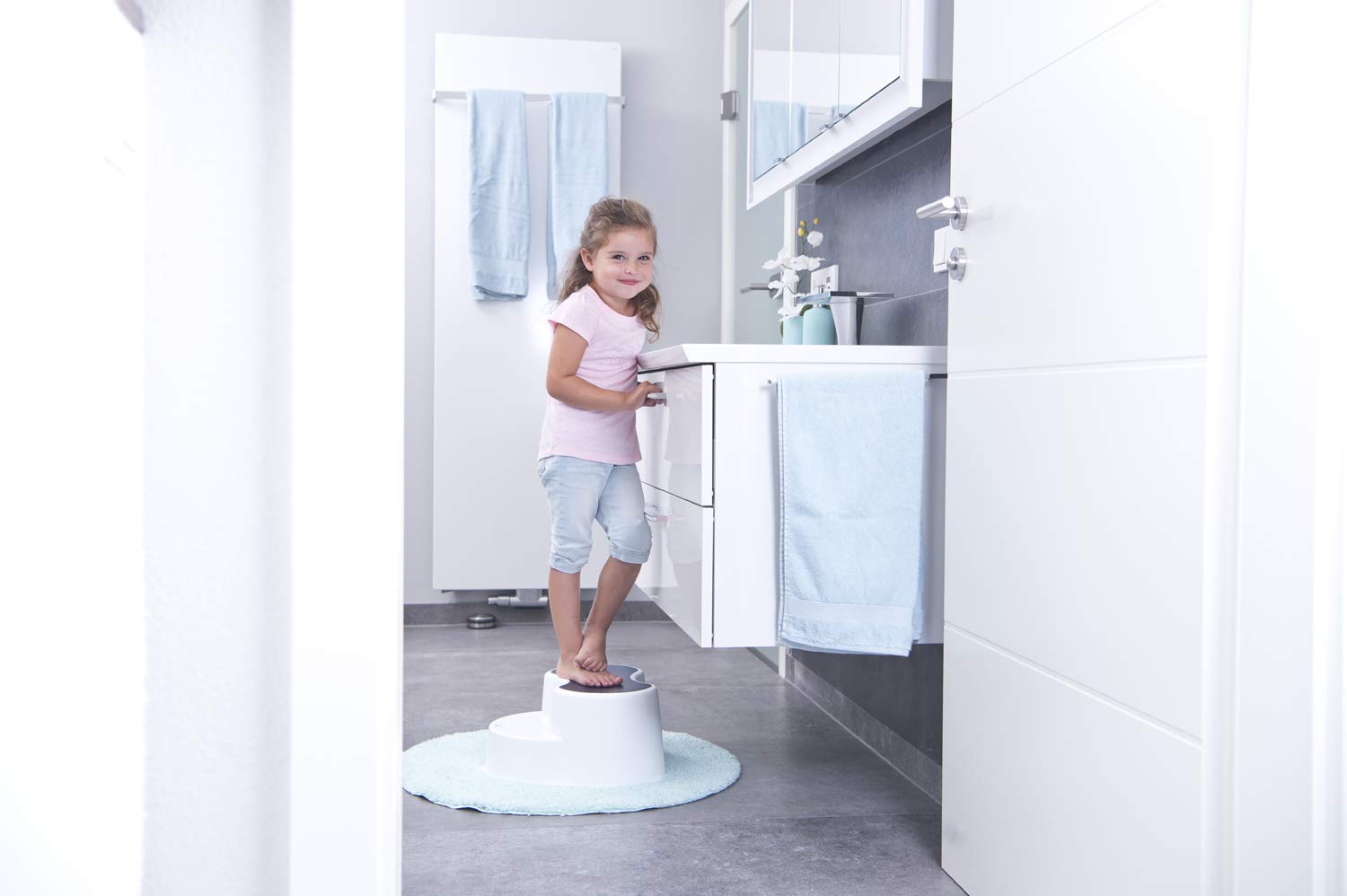 rotho-babydesign-top-kinderschemel-2-stufig-anti-rutsch-stone-grey image 6