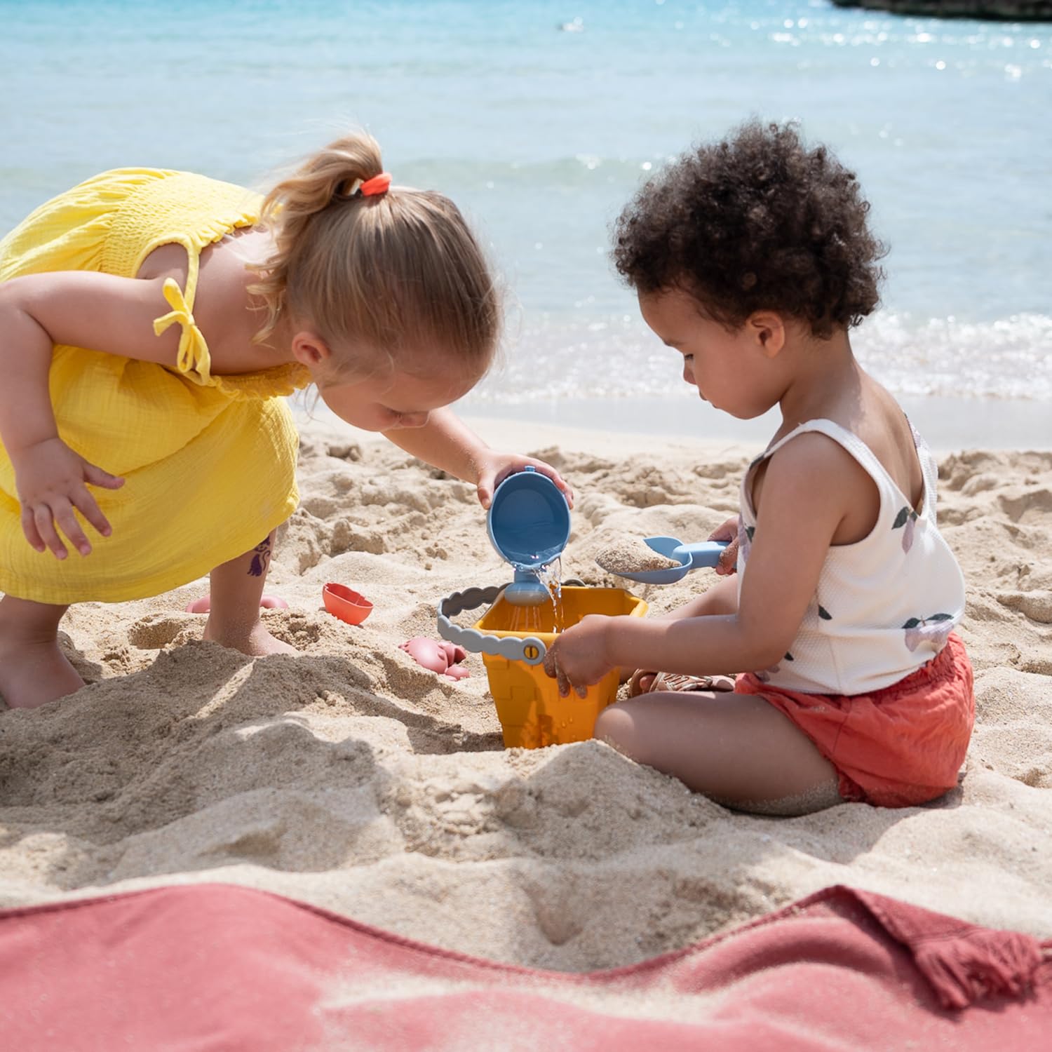 kindsgut-sand-spielzeug-toni-6-teiliges-set-eimer-gie-kanne-f-rmchen image 8