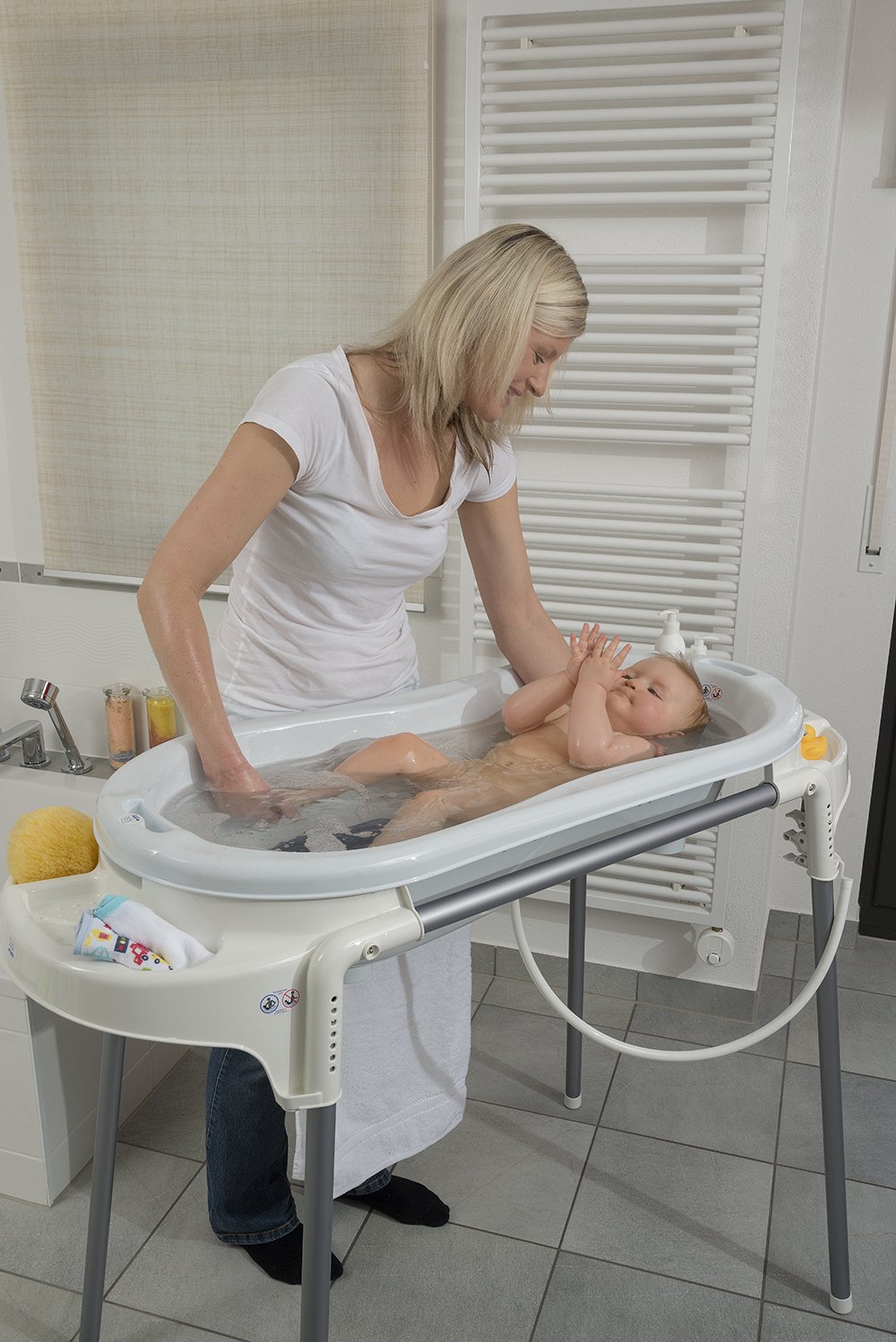rotho-babydesign-top-xtra-badestation-mit-wanne-und-st-nder-silber-wei image 6
